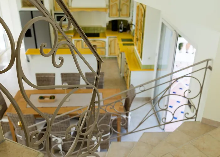 Provenzalische Maison Des Loups - Garten Mit Meerblick Und Infinity Pool By Riviera Homelife Vakantiehuis *